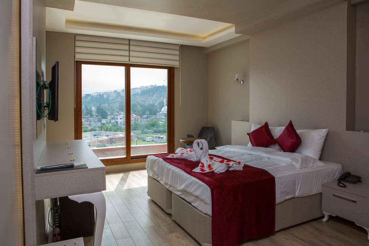 Akcali Hotel Iskenderun Ngoại thất bức ảnh
