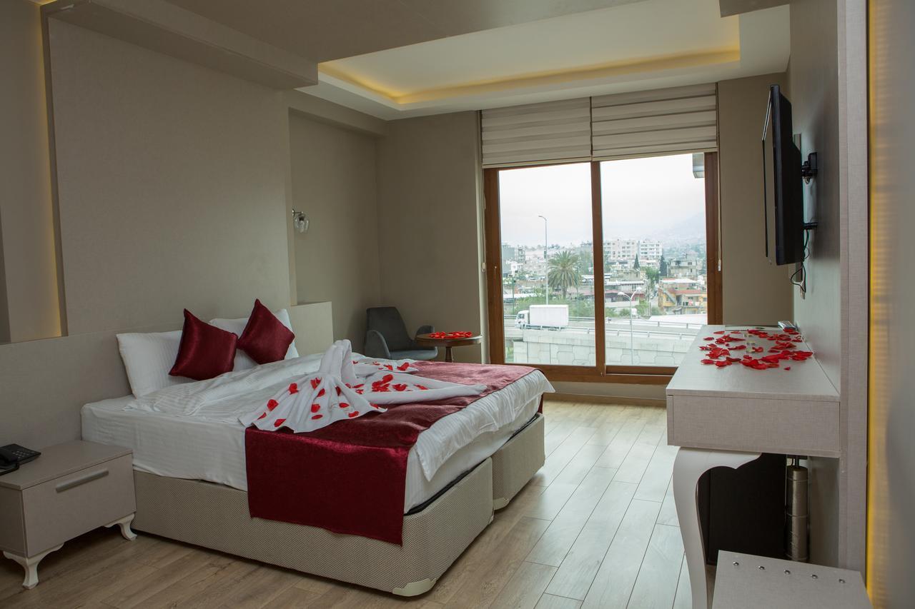 Akcali Hotel Iskenderun Ngoại thất bức ảnh